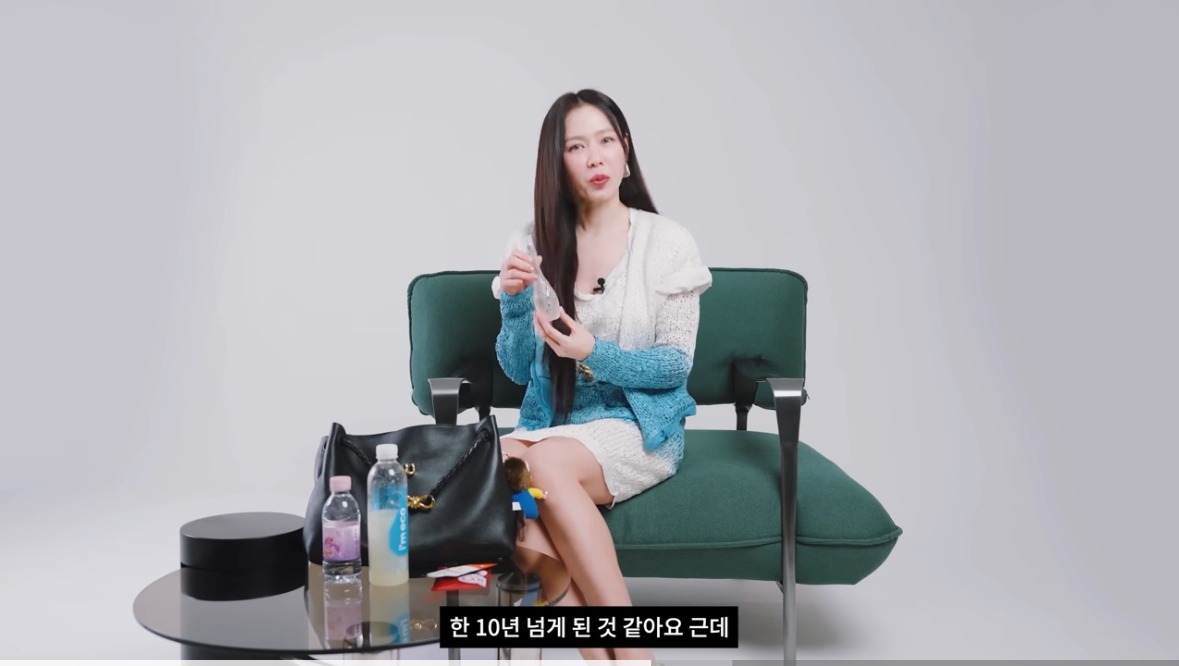 Món đồ Son Ye Jin sử dụng suốt 10 năm được dân tình săn đón "rần rần", giá thành lại rẻ bất ngờ 1 Món đồ Son Ye Jin sử dụng suốt 10 năm được dân tình săn đón "rần rần", giá thành lại rẻ bất ngờ