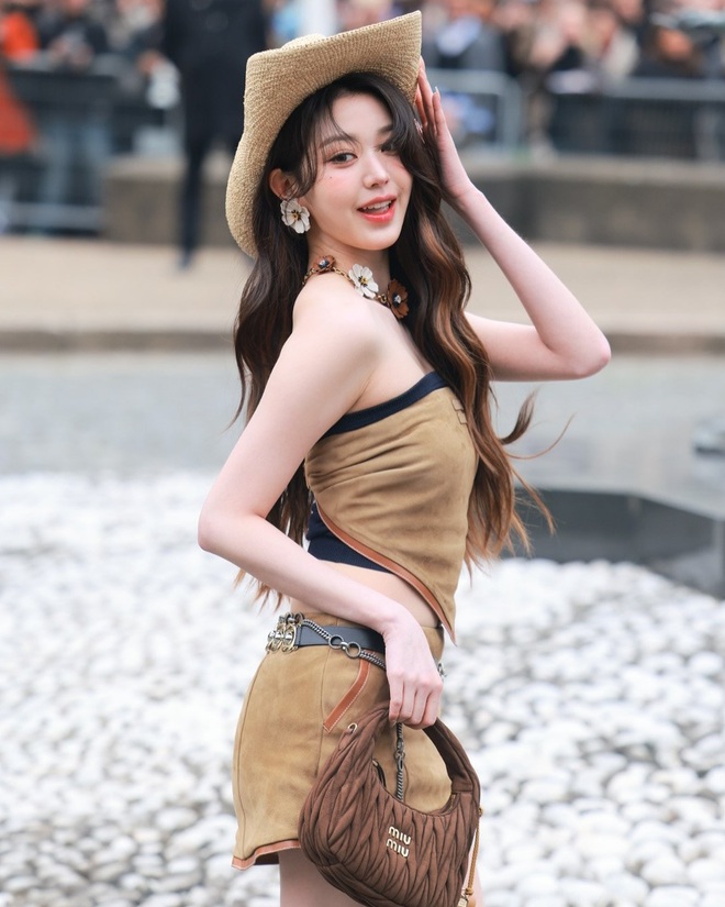 Vũ trụ hot girl của Miu Miu thắng rồi: Jang Wonyoung đỉnh nhất từ trước đến nay, em gái Jennie slay cực!- Ảnh 6.