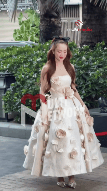 Nhã Phương bớt gầy nhờ lên đồ xinh như búp bê, netizen vẫn soi ra 1 điểm trừ nha phuong bot gay nho len do xinh nhu bup be netizen van soi ra 1 diem tru