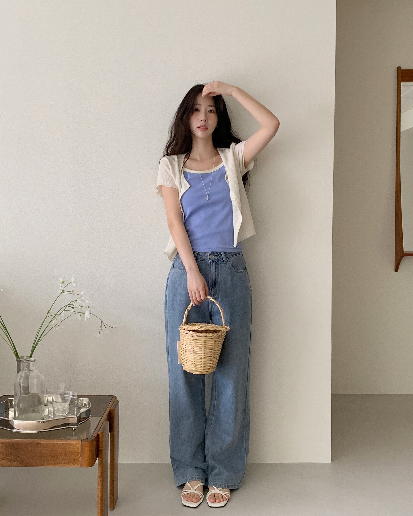 10 cách diện đồ màu sắc rất sang trọng, giúp chị em đi đâu cũng là tâm điểm mặc đẹp- Ảnh 5. 10 cách diện đồ màu sắc rất sang trọng, giúp chị em đi đâu cũng là tâm điểm mặc đẹp- Ảnh 5.