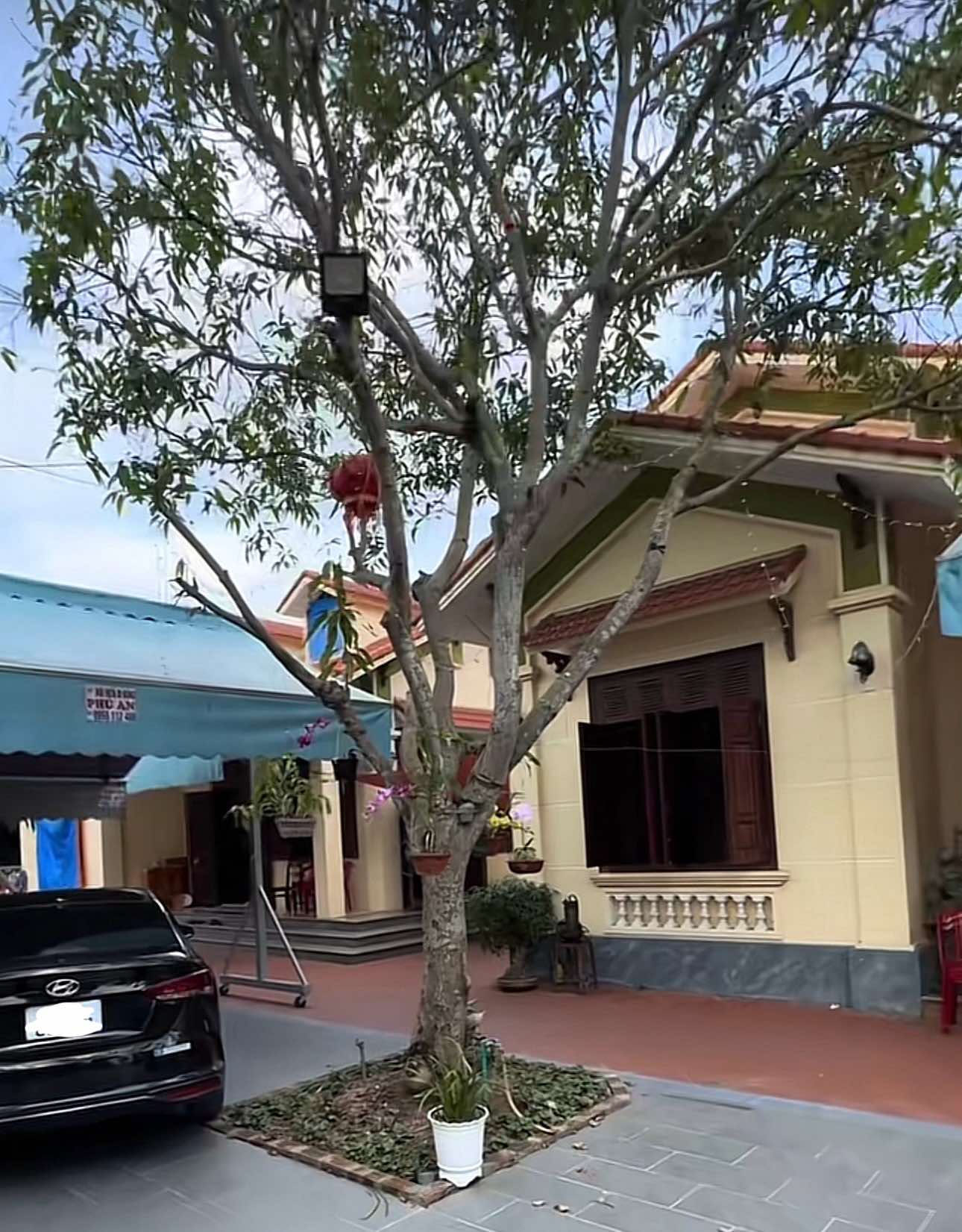 5 anh em chung sống hòa thuận trong 1 khu đất, xây 5 căn nhà giống hệt nhau ở Nam Định gây sốt MXH: Bí quyết nằm ở nhân vật đặc biệt này?- Ảnh 6. 5 anh em chung sống hòa thuận trong 1 khu đất, xây 5 căn nhà giống hệt nhau ở Nam Định gây sốt MXH: Bí quyết nằm ở nhân vật đặc biệt này?- Ảnh 6.