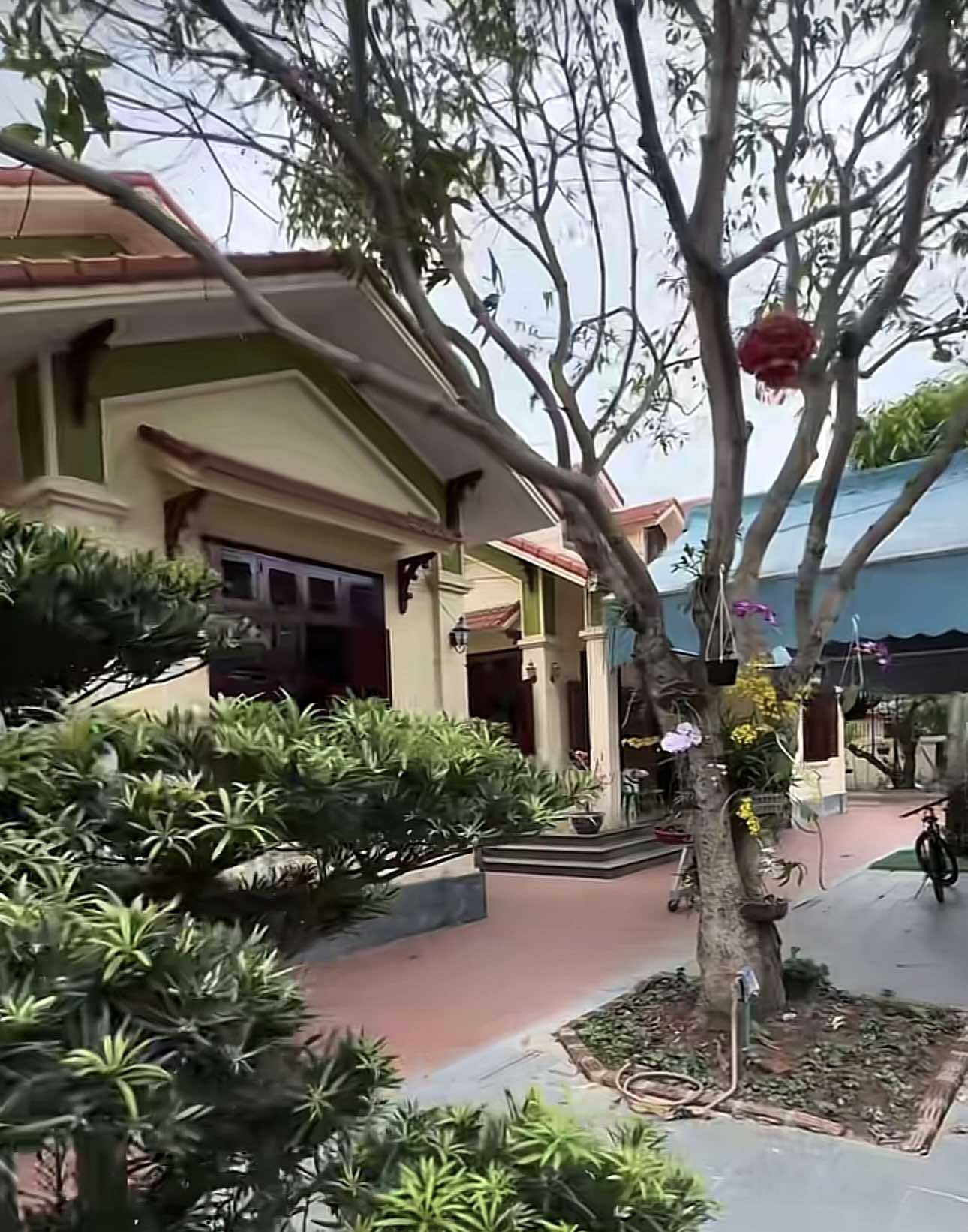 5 anh em chung sống hòa thuận trong 1 khu đất, xây 5 căn nhà giống hệt nhau ở Nam Định gây sốt MXH: Bí quyết nằm ở nhân vật đặc biệt này?- Ảnh 7. 5 anh em chung sống hòa thuận trong 1 khu đất, xây 5 căn nhà giống hệt nhau ở Nam Định gây sốt MXH: Bí quyết nằm ở nhân vật đặc biệt này?- Ảnh 7.