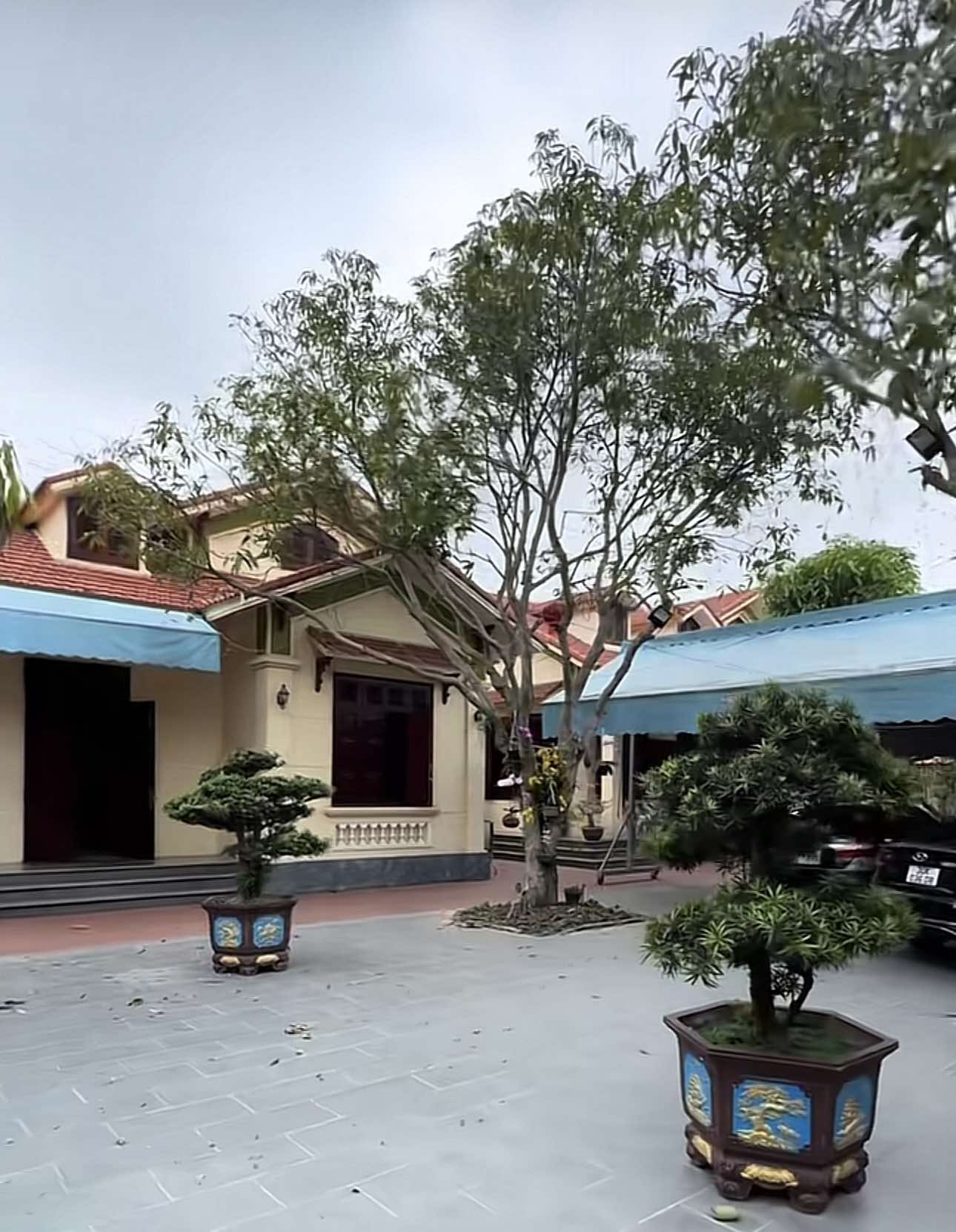 5 anh em chung sống hòa thuận trong 1 khu đất, xây 5 căn nhà giống hệt nhau ở Nam Định gây sốt MXH: Bí quyết nằm ở nhân vật đặc biệt này?- Ảnh 8. 5 anh em chung sống hòa thuận trong 1 khu đất, xây 5 căn nhà giống hệt nhau ở Nam Định gây sốt MXH: Bí quyết nằm ở nhân vật đặc biệt này?- Ảnh 8.