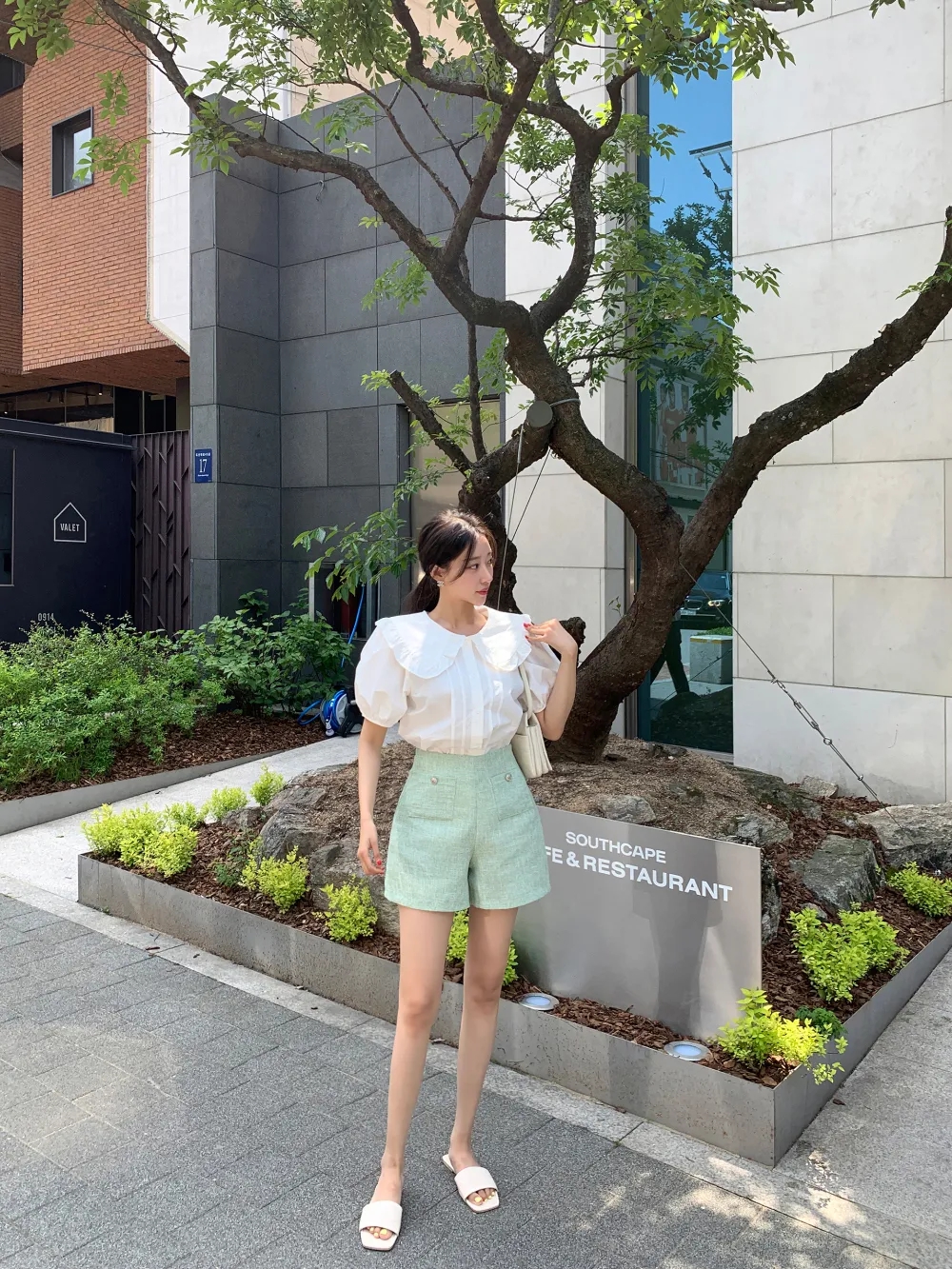 5 mẫu quần short đang dẫn đầu xu hướng mùa hè 2025- Ảnh 1. 5 mẫu quần short đang dẫn đầu xu hướng mùa hè 2025- Ảnh 1.
