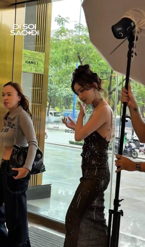 Bích Phương qua loạt cam thường: Nhan sắc nay sao lạ quá! 1 Bích Phương qua loạt cam thường: Nhan sắc nay sao lạ quá! bich phuong qua loat cam thuong nhan sac nay sao la qua