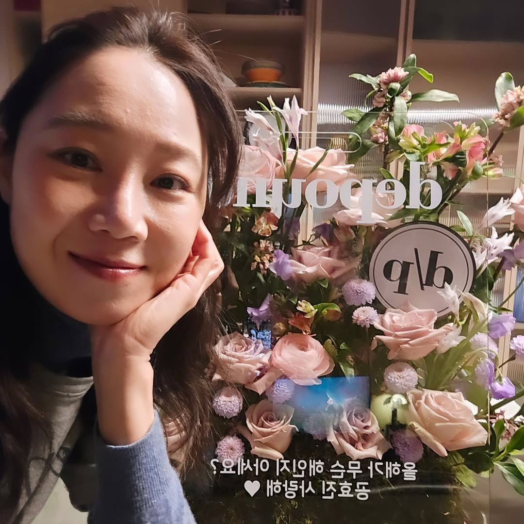 Chăm chỉ làm đúng 1 việc vào buổi sáng, Gong Hyo Jin U50 vẫn giữ vững “làn da không tuổi”- Ảnh 6. Chăm chỉ làm đúng 1 việc vào buổi sáng, Gong Hyo Jin U50 vẫn giữ vững “làn da không tuổi”- Ảnh 6.
