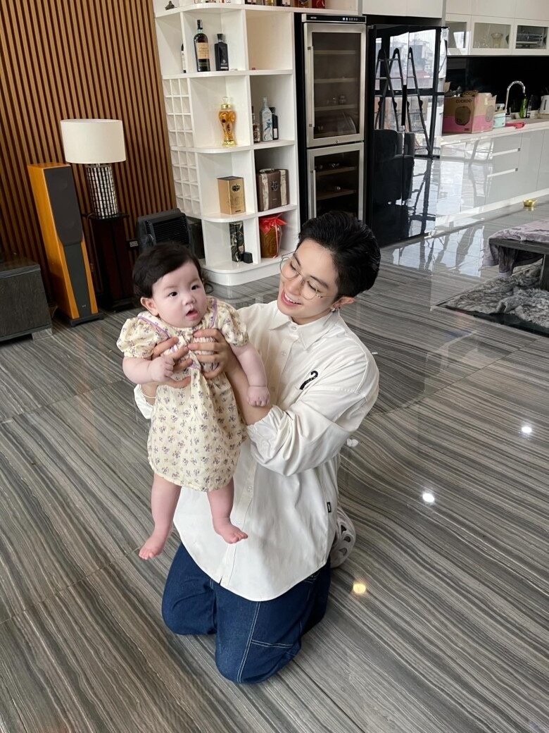 Cú lia camera 20 giây đủ để Gil Lê flex căn hộ sang chảnh, view Cú lia camera 20 giây đủ để Gil Lê flex căn hộ sang chảnh, view