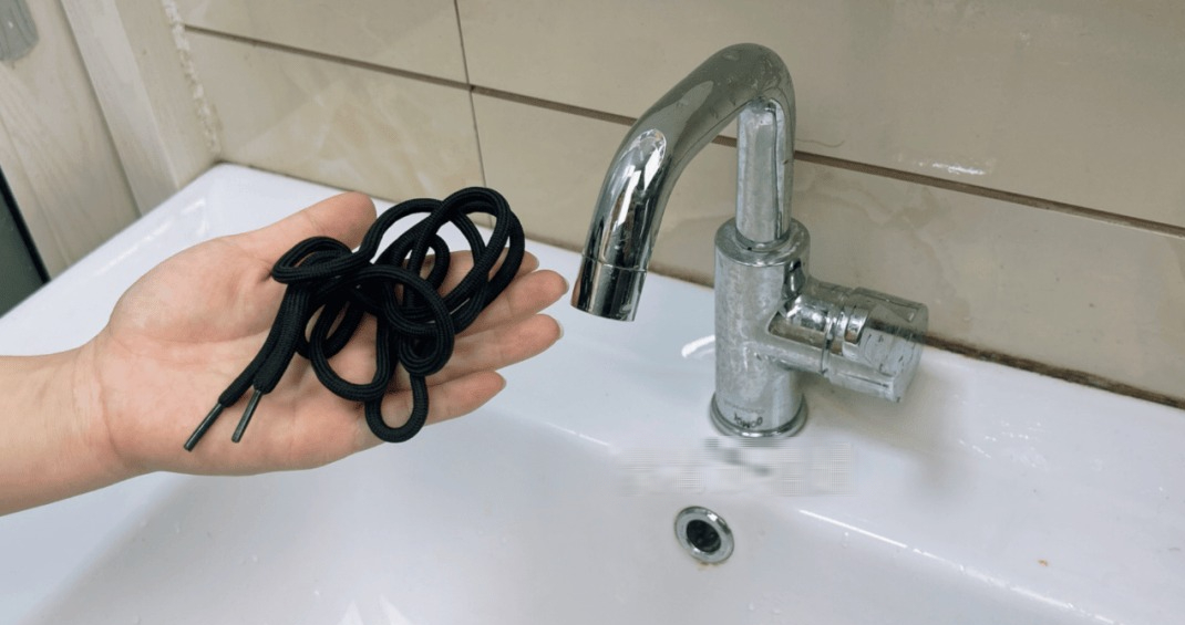 Dùng 1 sợi dây + 1 chiếc đũa, tôi "cứu nguy" cho vòi nước, tiết kiệm cả trăm nghìn! dung 1 soi day 1 chiec dua toi cuu nguy cho voi nuoc tiet kiem ca tram nghin