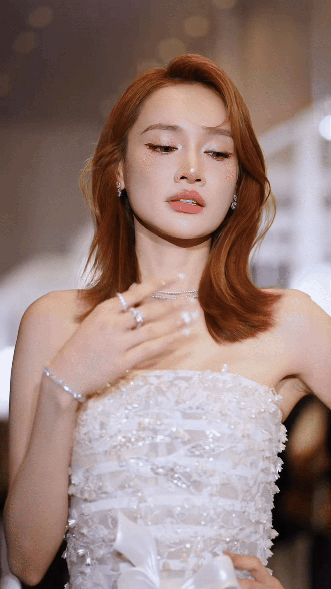 Hari Won và Nhã Phương bỗng dưng bị so bì nhan sắc: 2 mỹ nhân U40 hot nhất Vbiz ai hơn ai?- Ảnh 2. Hari Won và Nhã Phương bỗng dưng bị so bì nhan sắc: 2 mỹ nhân U40 hot nhất Vbiz ai hơn ai?- Ảnh 2.