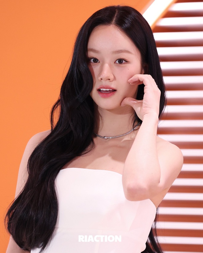 Hyeri đổi style công chúa nhưng khó thành công, tất cả là tại lớp makeup- Ảnh 14. Hyeri đổi style công chúa nhưng khó thành công, tất cả là tại lớp makeup- Ảnh 14.
