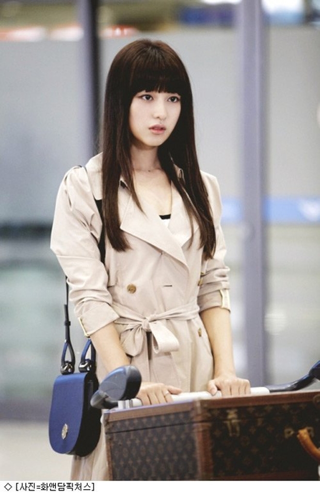 Kim Ji Won tái hiện tạo hình tiểu thư huyền thoại, sau 12 năm level sang chảnh còn đỉnh hơn- Ảnh 12. Kim Ji Won tái hiện tạo hình tiểu thư huyền thoại, sau 12 năm level sang chảnh còn đỉnh hơn- Ảnh 12.