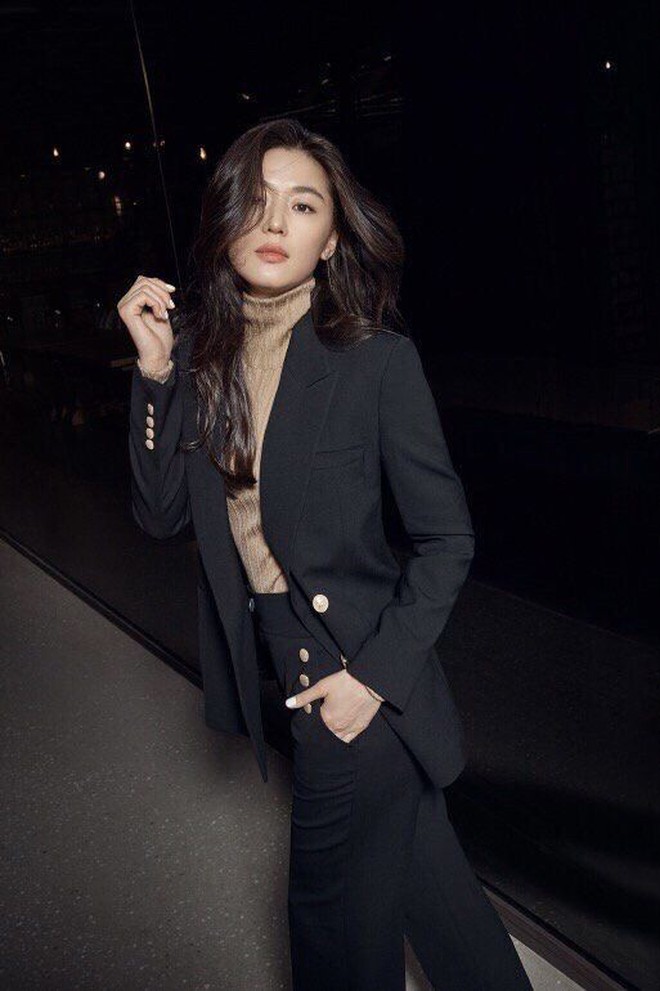“Mợ chảnh” Jun Ji-hyun có còn đẹp khi lộ dấu hiệu lão hóa?- Ảnh 10. “Mợ chảnh” Jun Ji-hyun có còn đẹp khi lộ dấu hiệu lão hóa?- Ảnh 10.