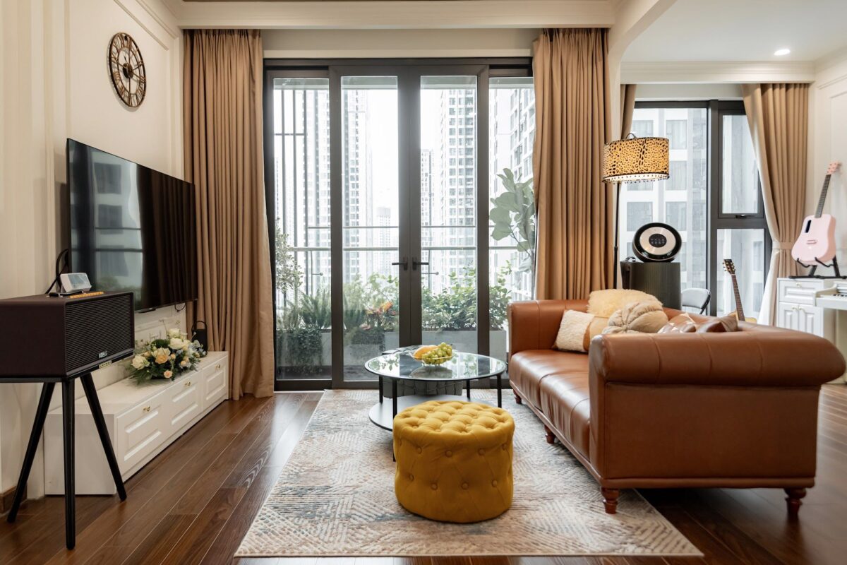 Ngắm căn hộ tối giản của vợ chồng trẻ Hà Nội: Gọn gàng, tinh tế và đậm chất nghệ thuật trong từng góc nhỏ 1 Ngắm căn hộ tối giản của vợ chồng trẻ Hà Nội: Gọn gàng, tinh tế và đậm chất nghệ thuật trong từng góc nhỏ ngam can ho toi gian cua vo chong tre ha noi gon gang tinh te va dam chat nghe thuat trong tung goc nho