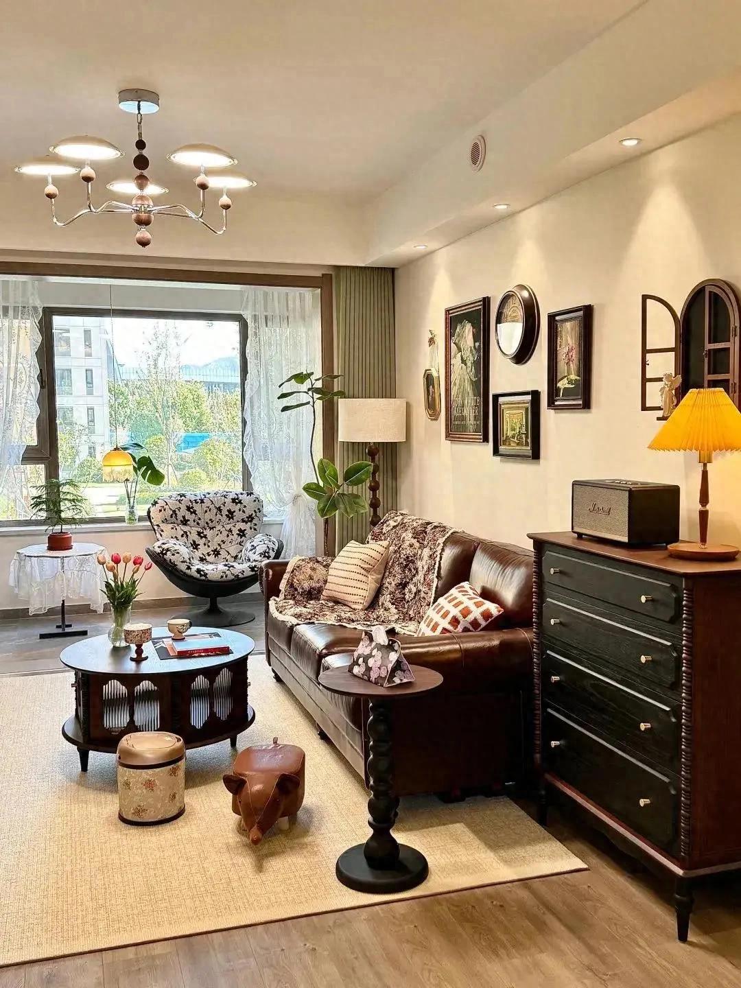 Ngỡ đâu studio nghệ thuật, hóa ra là căn hộ của nữ thiết kế 38 tuổi: Ánh sáng tràn ngập, từng chi tiết đều đẹp ngo dau studio nghe thuat hoa ra la can ho cua nu thiet ke 38 tuoi anh sang tran ngap tung chi tiet deu dep