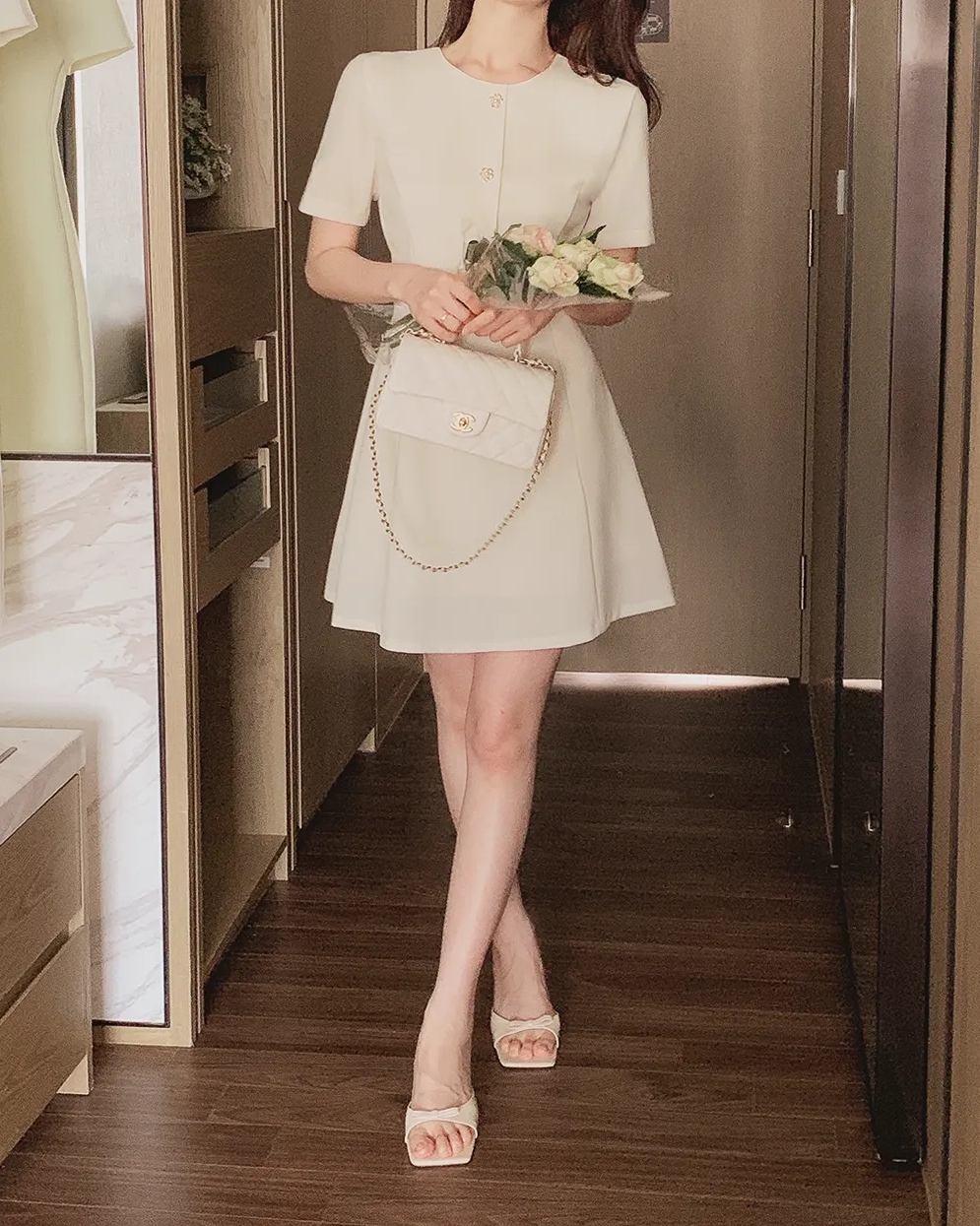 Những món thời trang giúp kéo chân dài miên man- Ảnh 2. Những món thời trang giúp kéo chân dài miên man- Ảnh 2.
