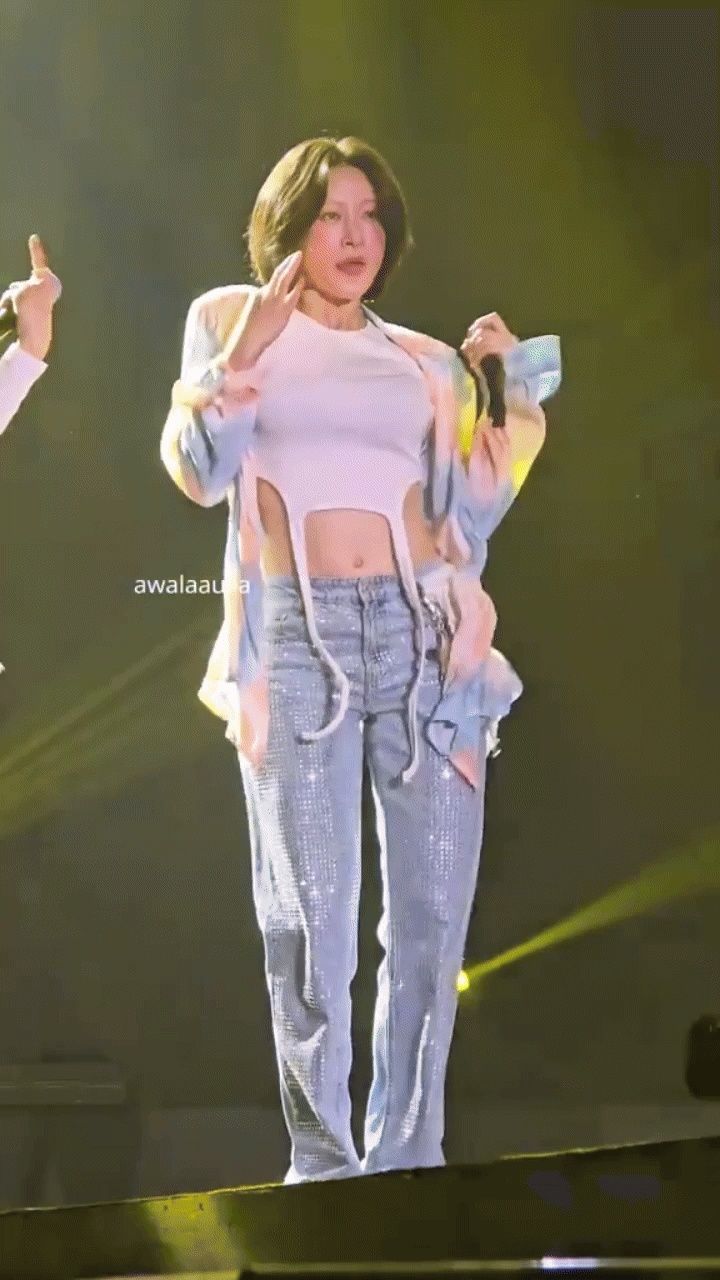 "Nữ thần fancam" từng cứu cả nhóm nhờ 1 video, nay tái xuất gây xôn xao vì visual quá khác lạ- Ảnh 2. "Nữ thần fancam" từng cứu cả nhóm nhờ 1 video, nay tái xuất gây xôn xao vì visual quá khác lạ- Ảnh 2.