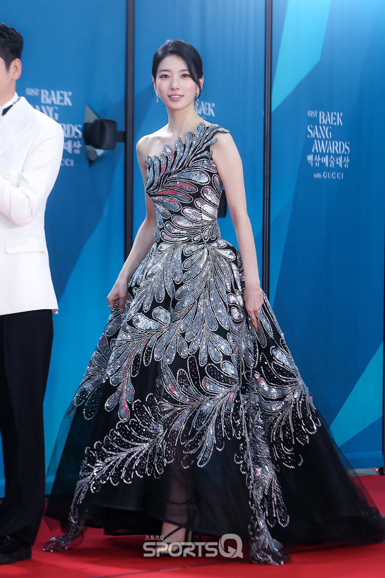 Suzy đẹp xuất sắc bên cạnh Park Bo Gum, hẳn là vì có thêm 1 danh phận khác sau 7 năm- Ảnh 8. Suzy đẹp xuất sắc bên cạnh Park Bo Gum, hẳn là vì có thêm 1 danh phận khác sau 7 năm- Ảnh 8.