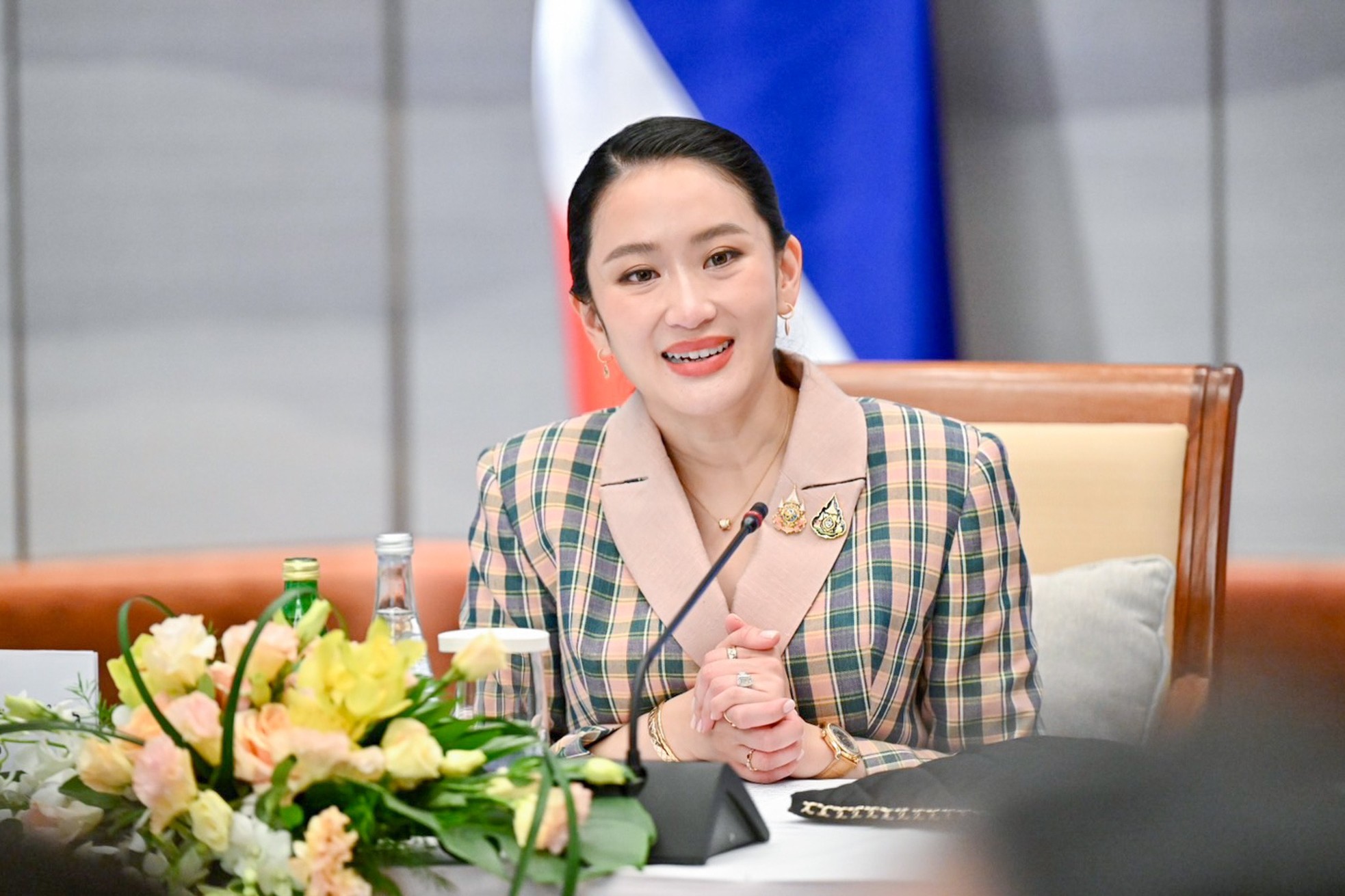 Thời trang ấn tượng của nữ Thủ tướng Thái Lan trong chuyến thăm Việt Nam- Ảnh 3. Thời trang ấn tượng của nữ Thủ tướng Thái Lan trong chuyến thăm Việt Nam- Ảnh 3.