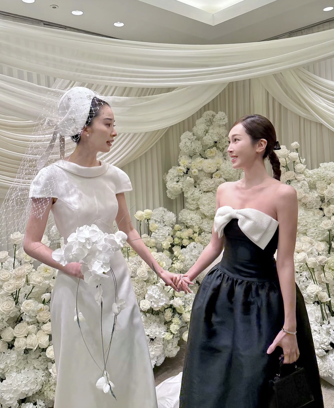 Tiệc cưới của Irene phủ kín MXH: Đại hội của dàn fashionista đình đám, bất ngờ nhất là mối quan hệ với Jessica- Ảnh 7. Tiệc cưới của Irene phủ kín MXH: Đại hội của dàn fashionista đình đám, bất ngờ nhất là mối quan hệ với Jessica- Ảnh 7.