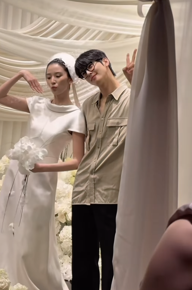 Tiệc cưới của Irene phủ kín MXH: Đại hội của dàn fashionista đình đám, bất ngờ nhất là mối quan hệ với Jessica- Ảnh 10. Tiệc cưới của Irene phủ kín MXH: Đại hội của dàn fashionista đình đám, bất ngờ nhất là mối quan hệ với Jessica- Ảnh 10.