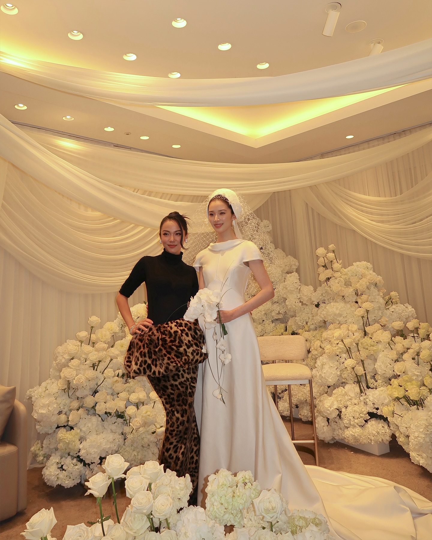 Tiệc cưới của Irene phủ kín MXH: Đại hội của dàn fashionista đình đám, bất ngờ nhất là mối quan hệ với Jessica- Ảnh 13. Tiệc cưới của Irene phủ kín MXH: Đại hội của dàn fashionista đình đám, bất ngờ nhất là mối quan hệ với Jessica- Ảnh 13.