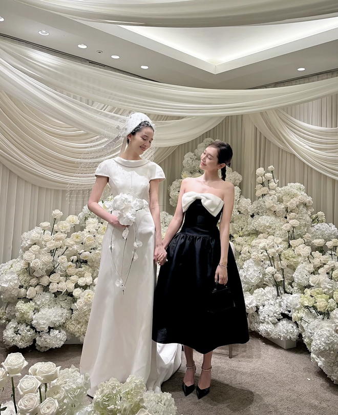 Tiệc cưới của Irene phủ kín MXH: Đại hội của dàn fashionista đình đám, bất ngờ nhất là mối quan hệ với Jessica- Ảnh 6. Tiệc cưới của Irene phủ kín MXH: Đại hội của dàn fashionista đình đám, bất ngờ nhất là mối quan hệ với Jessica- Ảnh 6.