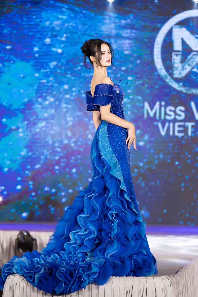 Tranh luận nổ ra quanh lựa chọn váy của Ý Nhi diện đêm chung kết Miss World: Liệu có cú twist?- Ảnh 2. Tranh luận nổ ra quanh lựa chọn váy của Ý Nhi diện đêm chung kết Miss World: Liệu có cú twist?- Ảnh 2.