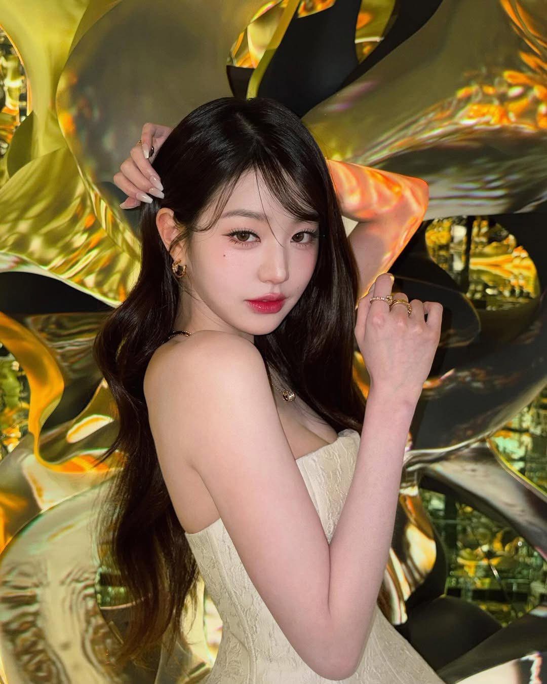 Tưởng Jang Won Young nhưng lại là mỹ nữ 4000 năm trên thảm đỏ: Nhan sắc này không ai giật spotlight nổi- Ảnh 6. Tưởng Jang Won Young nhưng lại là mỹ nữ 4000 năm trên thảm đỏ: Nhan sắc này không ai giật spotlight nổi- Ảnh 6.