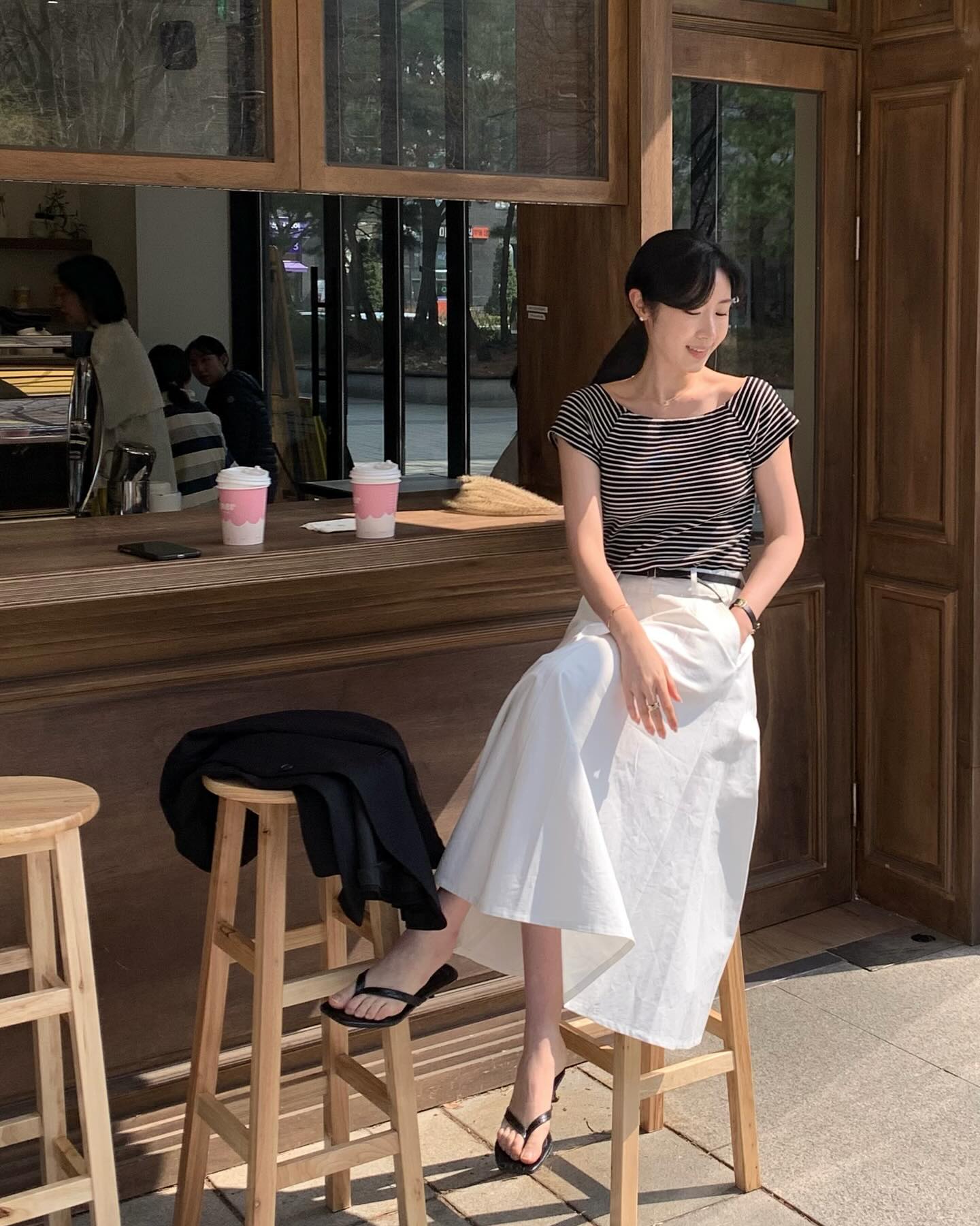 4 công thức diện đồ mát nhất tới công sở ngày nắng nóng gay gắt, nhưng vẫn đảm bảo 10 điểm thanh lịch- Ảnh 4. 4 công thức diện đồ mát nhất tới công sở ngày nắng nóng gay gắt, nhưng vẫn đảm bảo 10 điểm thanh lịch- Ảnh 4.