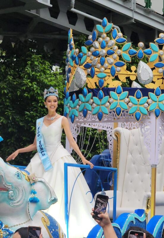 Chiếc váy “ăn điểm” của Miss World 2025: Không cần cố gắng vẫn là công chúa trong lòng dân 1 Chiếc váy “ăn điểm” của Miss World 2025: Không cần cố gắng vẫn là công chúa trong lòng dân chiec vay an diem cua miss world 2025 khong can co gang van la cong chua trong long dan