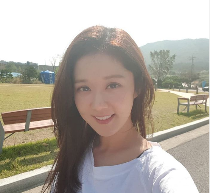 Jang Na Ra xứng danh "ma cà rồng" xứ Hàn nhờ chăm ăn 3 loại củ quả chống nắng, giàu collagen, Việt Nam có nhiều- Ảnh 5. Jang Na Ra xứng danh "ma cà rồng" xứ Hàn nhờ chăm ăn 3 loại củ quả chống nắng, giàu collagen, Việt Nam có nhiều- Ảnh 5.