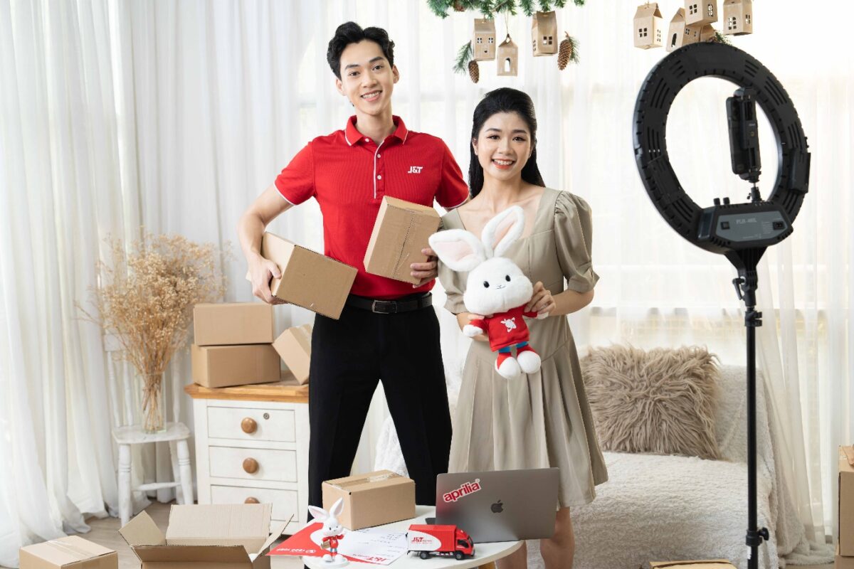 J&T Express: “Siêu quay trúng ngay” tăng nhiệt chặng cuối - iPhone 15 và loạt quà tặng giá trị đã có chủ 1 J&T Express: “Siêu quay trúng ngay” tăng nhiệt chặng cuối - iPhone 15 và loạt quà tặng giá trị đã có chủ jt express sieu quay trung ngay tang nhiet chang cuoi iphone 15 va loat qua tang gia tri da co chu