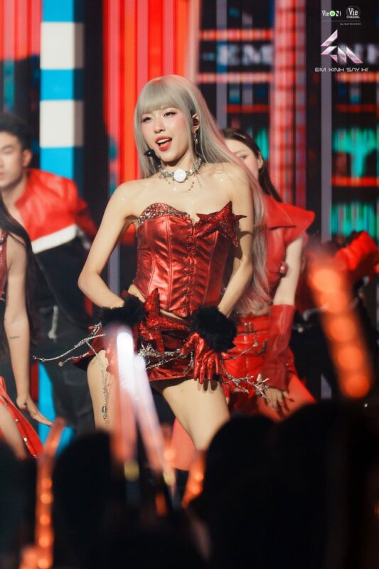 Mỹ nữ "Red Flag" hot rần rần YouTube đang được ví như Suzy là ai? 1 Mỹ nữ "Red Flag" hot rần rần YouTube đang được ví như Suzy là ai? my nu red flag hot ran ran youtube dang duoc vi nhu suzy la ai