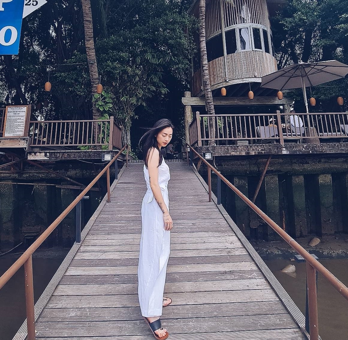 Ngô Thanh Vân mê giày bệt hơn hẳn giày cao gót, thường xuyên diện 3 kiểu giúp phong cách luôn trẻ trung ngo thanh van me giay bet hon han giay cao got thuong xuyen dien 3 kieu giup phong cach luon tre trung