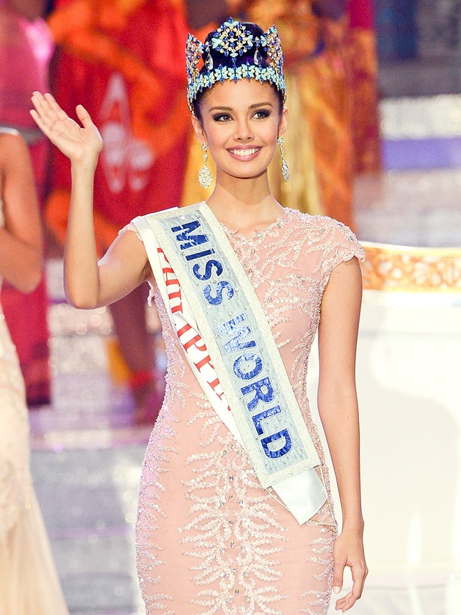 Tân Hoa hậu thế giới 2025 chơi hệ tâm linh, "xào lại" bí kíp đăng quang của 2 Miss World tiền nhiệm- Ảnh 8. Tân Hoa hậu thế giới 2025 chơi hệ tâm linh, "xào lại" bí kíp đăng quang của 2 Miss World tiền nhiệm- Ảnh 8.