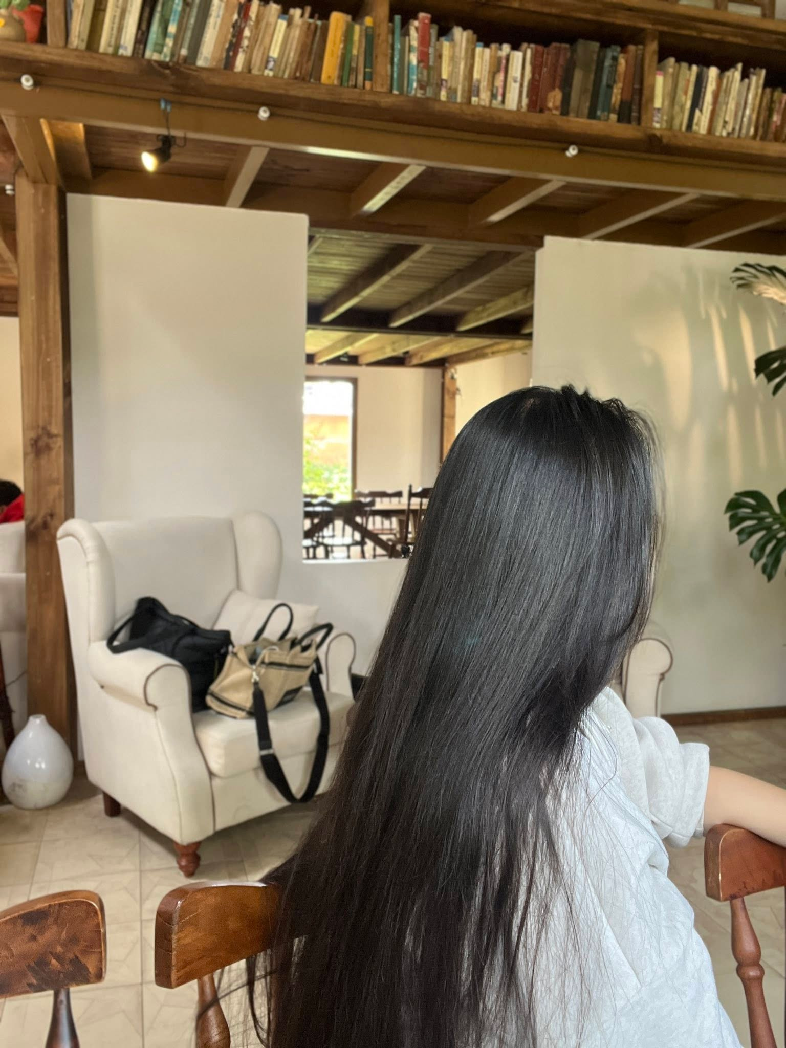 Từng bị hư tổn, gãy rụng cả búi do nhuộm tẩy tóc, cô nàng Từng bị hư tổn, gãy rụng cả búi do nhuộm tẩy tóc, cô nàng