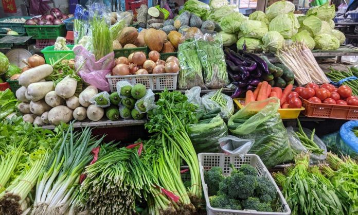 Từng mua rau vì rẻ, tôi đã phải vứt gần nửa tủ và nhận ra: Không thể tiết kiệm nếu không biết chọn đúng- Ảnh 5. Từng mua rau vì rẻ, tôi đã phải vứt gần nửa tủ và nhận ra: Không thể tiết kiệm nếu không biết chọn đúng- Ảnh 5.