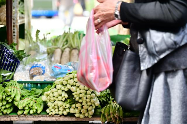 Từng mua rau vì rẻ, tôi đã phải vứt gần nửa tủ và nhận ra: Không thể tiết kiệm nếu không biết chọn đúng- Ảnh 4. Từng mua rau vì rẻ, tôi đã phải vứt gần nửa tủ và nhận ra: Không thể tiết kiệm nếu không biết chọn đúng- Ảnh 4.