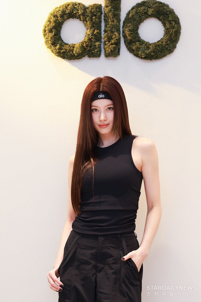 Dàn cực phẩm 1% Kpop đồng loạt diện đồ đen: Jisoo BLACKPINK và Jin BTS như nam nữ chính phim tài phiệt- Ảnh 18.