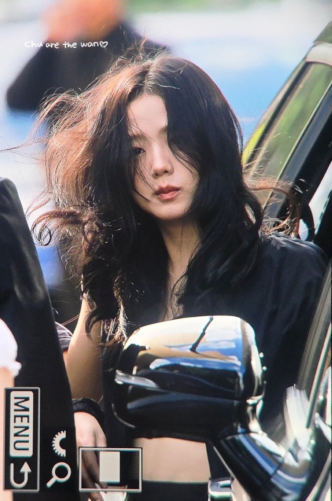 Dàn cực phẩm 1% Kpop đồng loạt diện đồ đen: Jisoo BLACKPINK và Jin BTS như nam nữ chính phim tài phiệt- Ảnh 4.