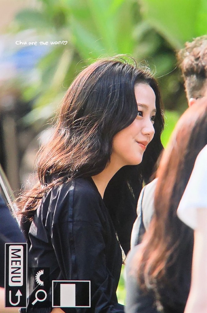 Dàn cực phẩm 1% Kpop đồng loạt diện đồ đen: Jisoo BLACKPINK và Jin BTS như nam nữ chính phim tài phiệt- Ảnh 5.