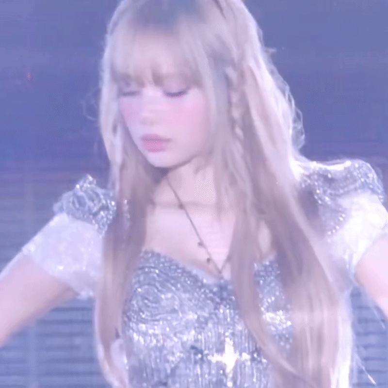 Lisa thay đổi làm dân tình “quay xe”, outfit đặc biệt thành tâm điểm trong concert BLACKPINK- Ảnh 5.