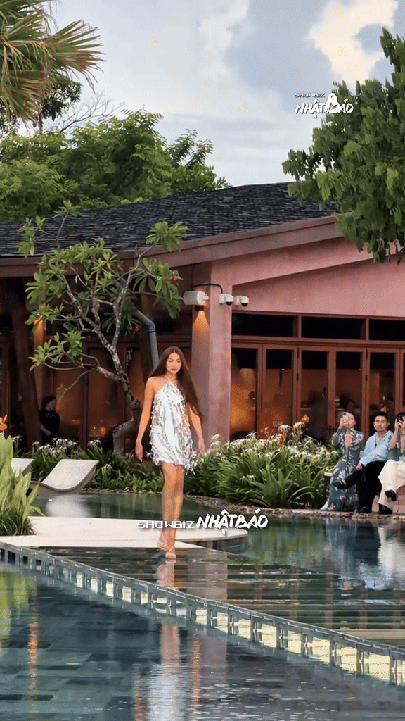 Thanh Hằng lại có màn catwalk bị chê- Ảnh 1. Thanh Hằng lại có màn catwalk bị chê- Ảnh 1.