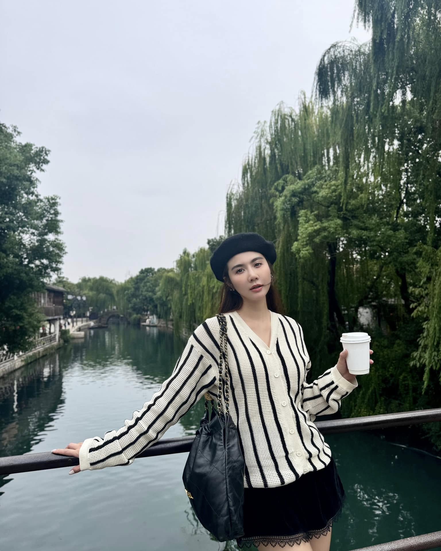 10 set đồ hé lộ lý do vì sao Huyền Lizzie ngày càng nhuận sắc và mặc đẹp- Ảnh 10. 10 set đồ hé lộ lý do vì sao Huyền Lizzie ngày càng nhuận sắc và mặc đẹp- Ảnh 10.