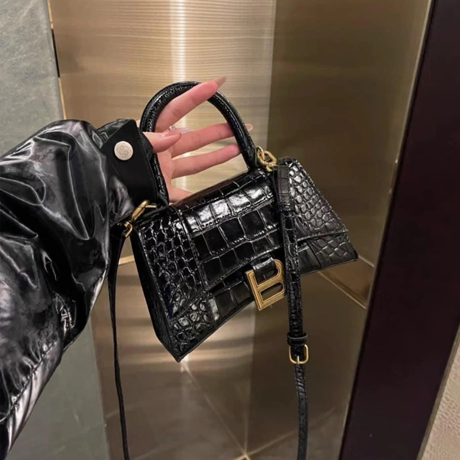 10 thương hiệu túi có doanh thu cao nhất 2025: Quá sốc với số của Balenciaga- Ảnh 2.