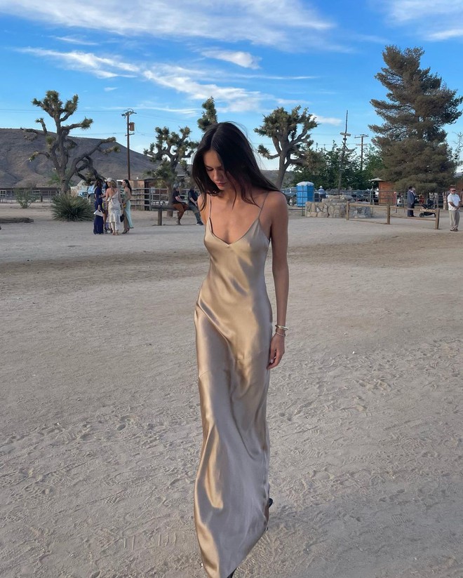 3 kiểu váy mùa thu lợi dáng, nàng U40 trông sẽ gọn và sang ngay- Ảnh 5.