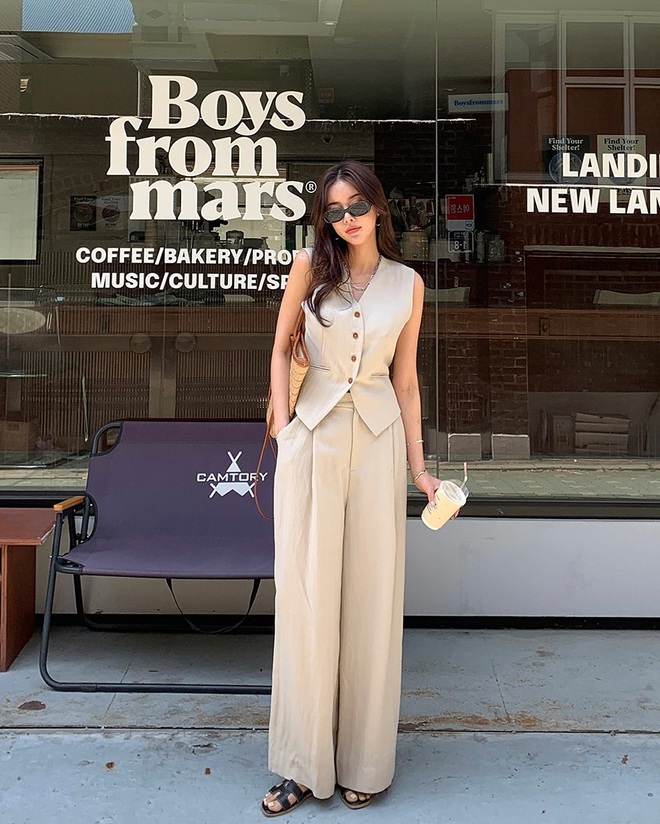 4 kiểu giày đẹp khỏi nghĩ để phối cùng quần ống rộng: Tôn dáng tối ưu, nâng tầm vẻ sang trọng- Ảnh 2.