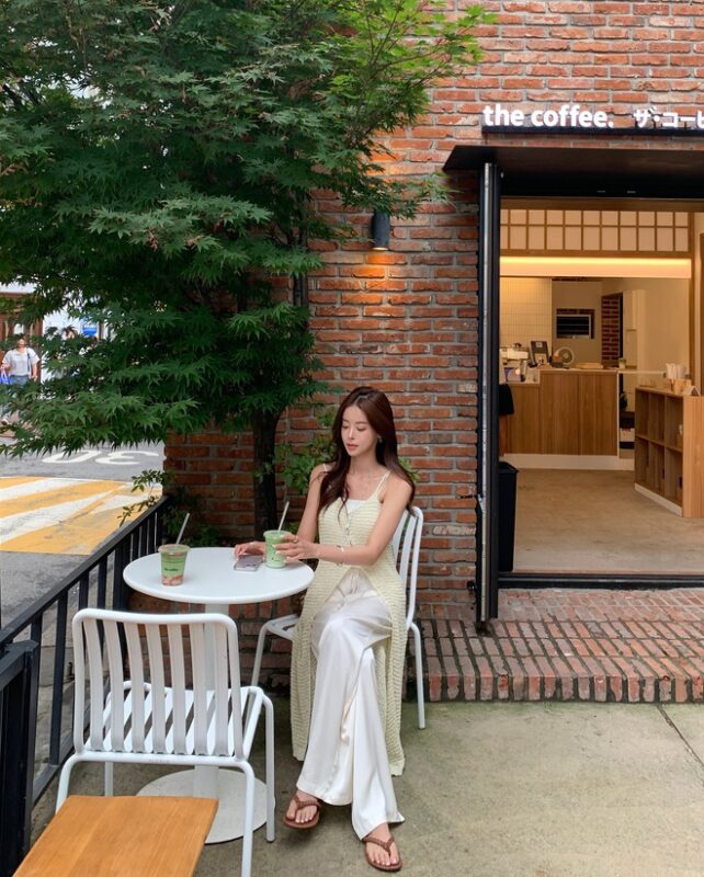 4 kiểu giày đẹp khỏi nghĩ để phối cùng quần ống rộng: Tôn dáng tối ưu, nâng tầm vẻ sang trọng 4 kieu giay dep khoi nghi de phoi cung quan ong rong ton dang toi uu nang tam ve sang trong