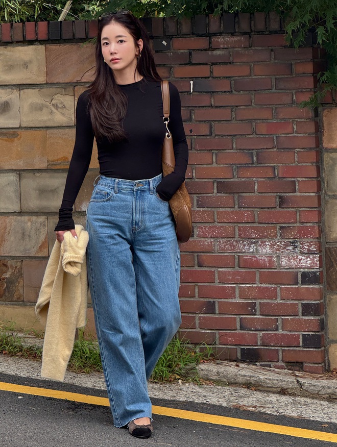 4 mẫu quần jeans không bao giờ lỗi mốt, phụ nữ trên 40 tuổi mặc là đẹp nhất- Ảnh 3.