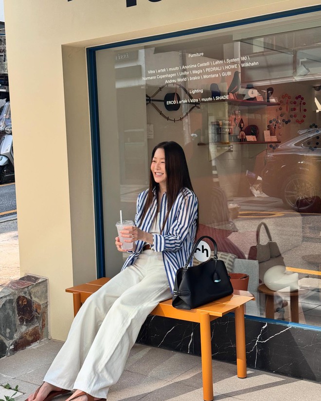 4 mẫu quần jeans không bao giờ lỗi mốt, phụ nữ trên 40 tuổi mặc là đẹp nhất- Ảnh 7.